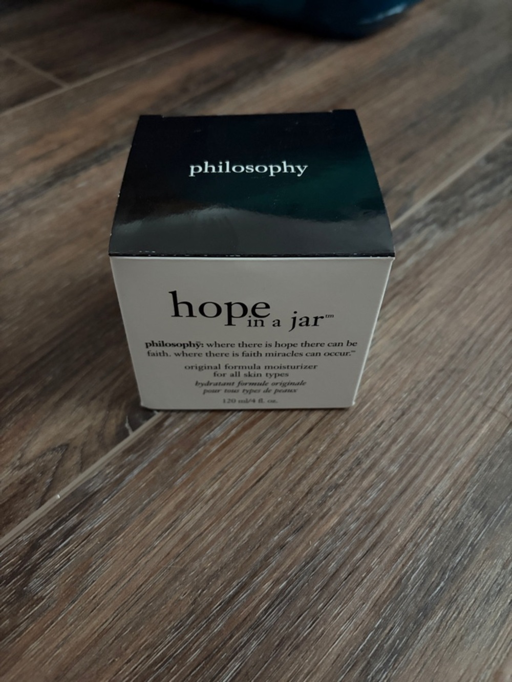 Philosophy Hope In A Jar Moisturizer 4 oz
Box - White & Black